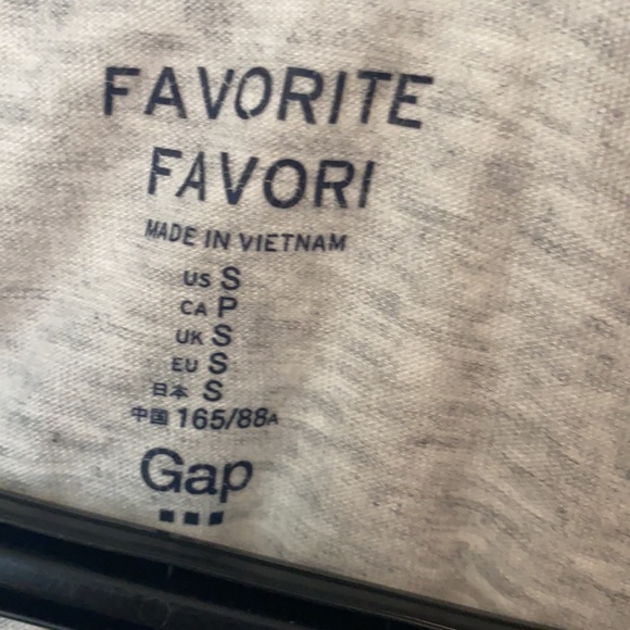 Grey EUC GAP Eiffel Tower t-shirt - Picture 2 of 3